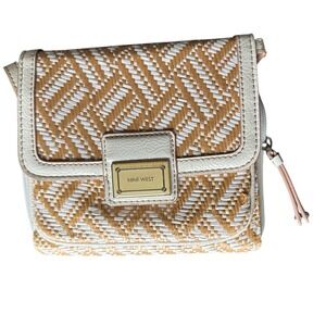 Nine West Woven Chevron Crossbody Bag Tan White Straw Style Floral Liner Small